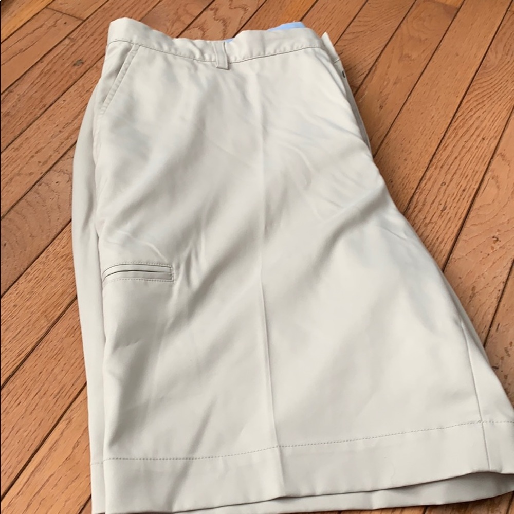 Men’s khaki shorts